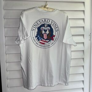 Vineyard Vines Medium White Short Sleeve Dog Sailing Red Blue Fourth of July